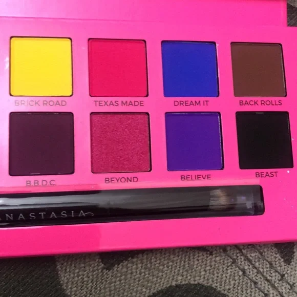 Anastasia X Alyssa Edwards palette